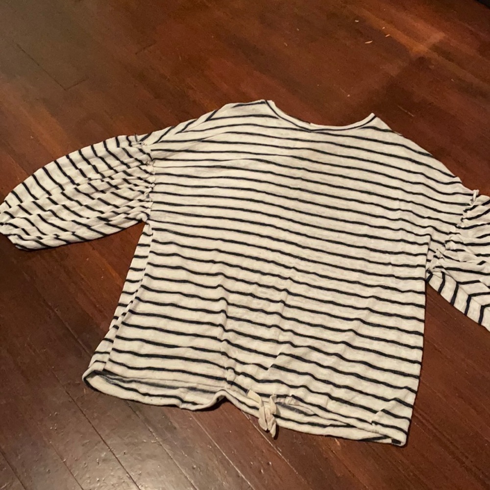 Daytrip Size Large shirt- white/cream/blue stripe